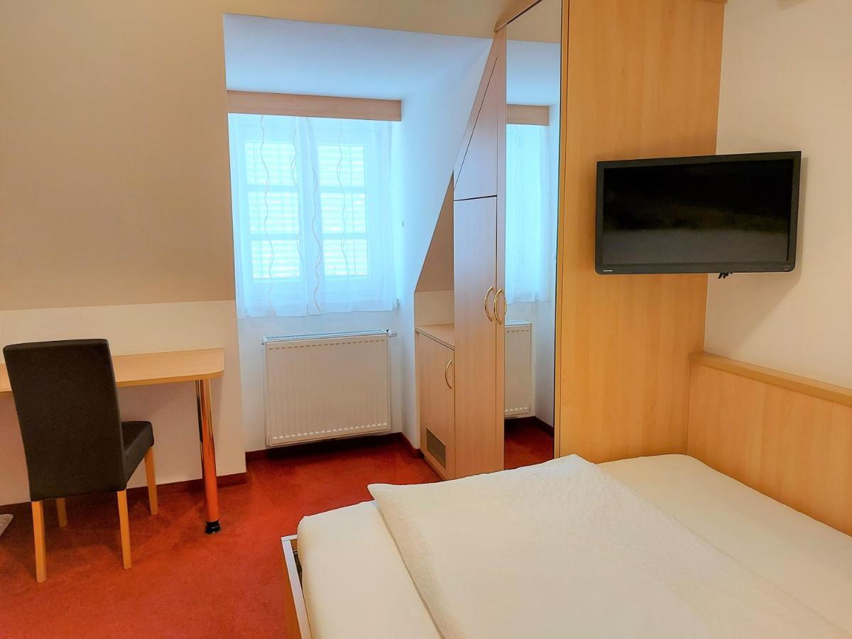 Gaestehaus Ferk - Fruehstueckspension, Bed & Breakfast باد رادكرسبرغ المظهر الخارجي الصورة