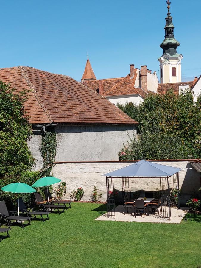 Gaestehaus Ferk - Fruehstueckspension, Bed & Breakfast باد رادكرسبرغ المظهر الخارجي الصورة