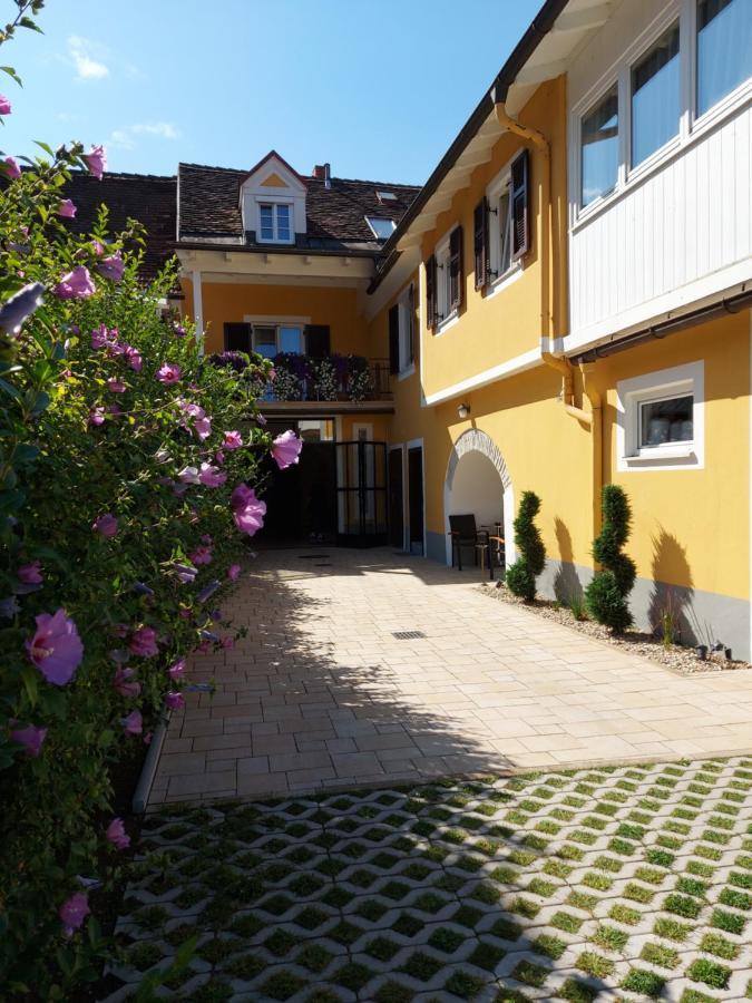 Gaestehaus Ferk - Fruehstueckspension, Bed & Breakfast باد رادكرسبرغ المظهر الخارجي الصورة