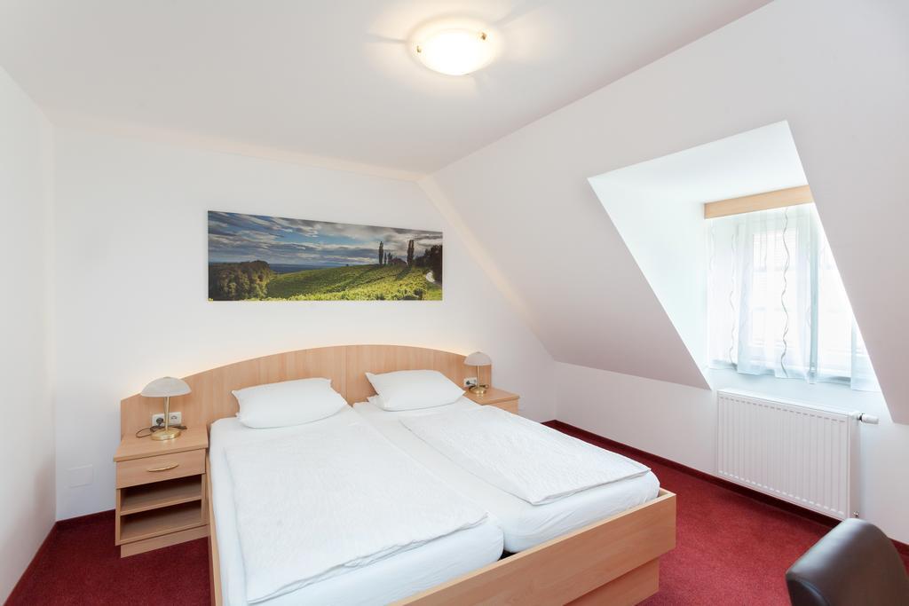 Gaestehaus Ferk - Fruehstueckspension, Bed & Breakfast باد رادكرسبرغ الغرفة الصورة