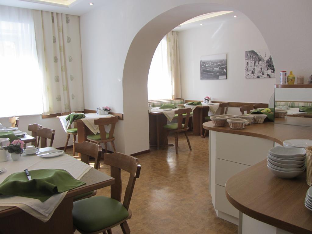 Gaestehaus Ferk - Fruehstueckspension, Bed & Breakfast باد رادكرسبرغ المظهر الخارجي الصورة